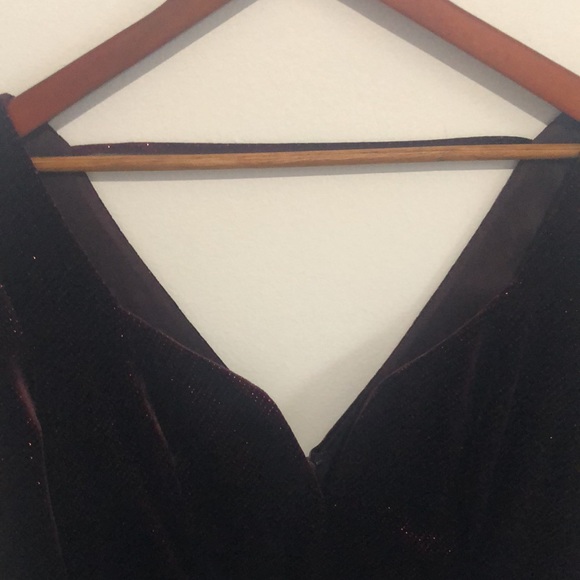 Express Cranberry Sparkly Velvet SweatHeart Neckline Dress! Brand New! - Picture 6 of 7